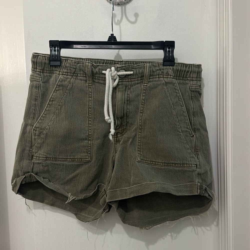 American Eagle Short
